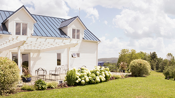Haus mit Garten. Hypotheken vergleichen, finden und ablösen.